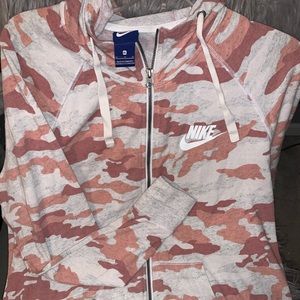 Women’s Nike Camouflage Zip up with hood - Size XL